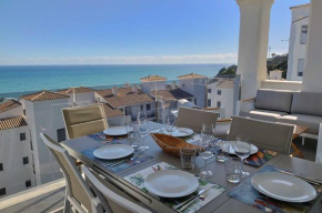 Blue Suites, Manilva